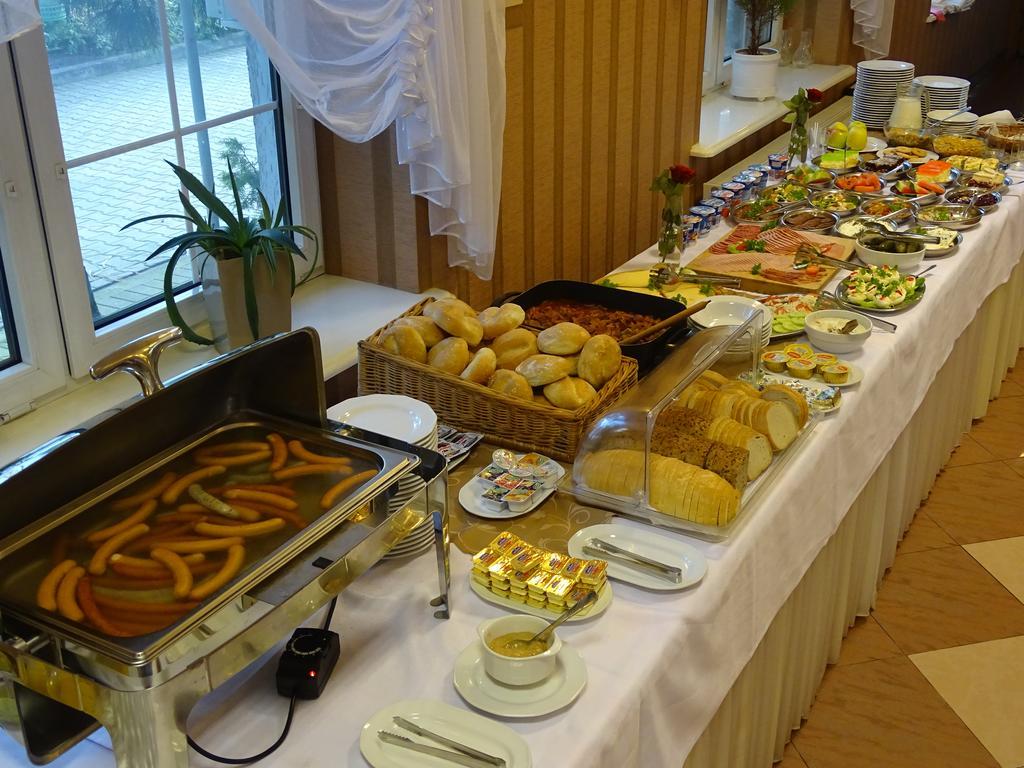 Motel 2000 Steszew Ngoại thất bức ảnh